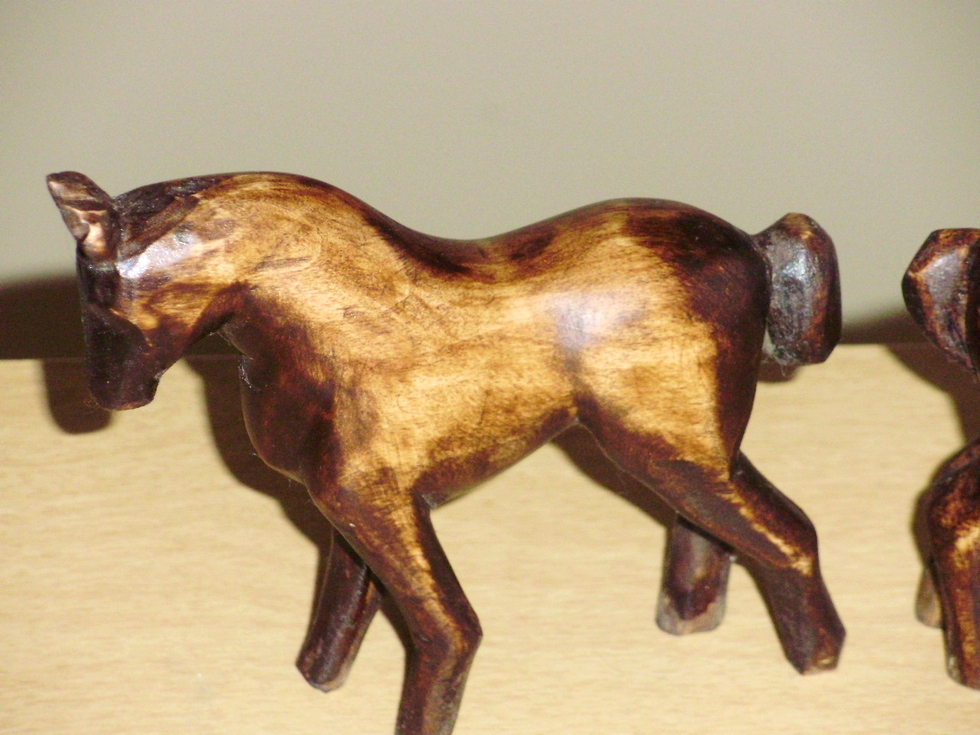 Tiny Hand Carved Horses Wood Carvings 