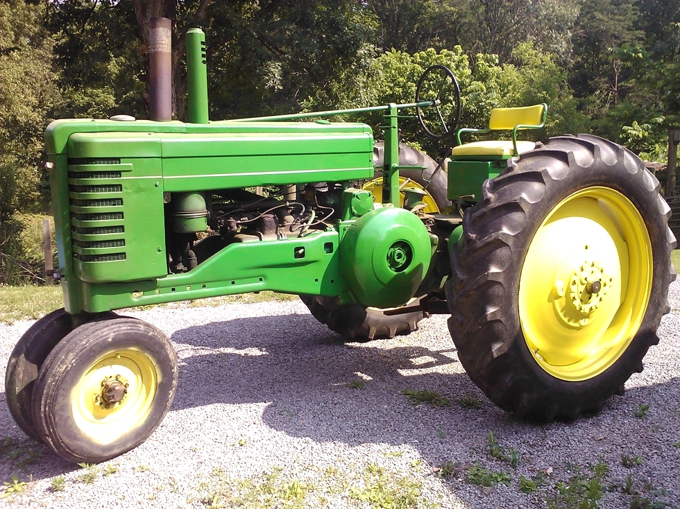 1948 JOHN DEERE TRACTOR Wood Carvings 